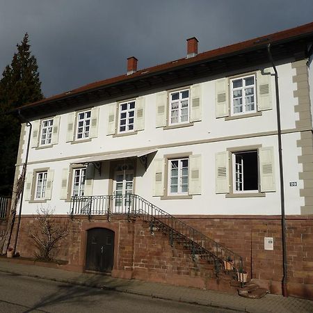 Alte Apotheke Bed & Breakfast Карлсбад Екстериор снимка