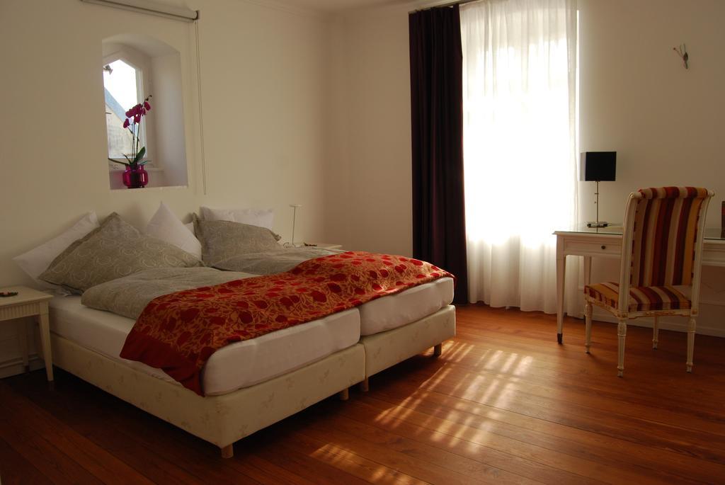 Alte Apotheke Bed & Breakfast Карлсбад Стая снимка
